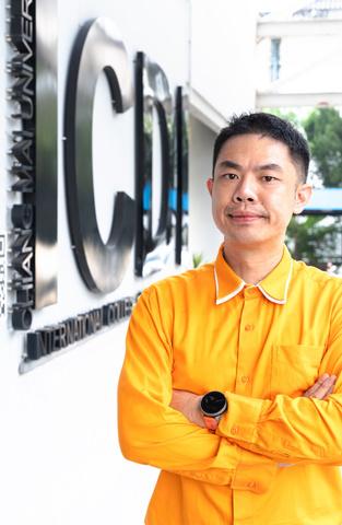 Portrait of Wasut Pornpatcharapong