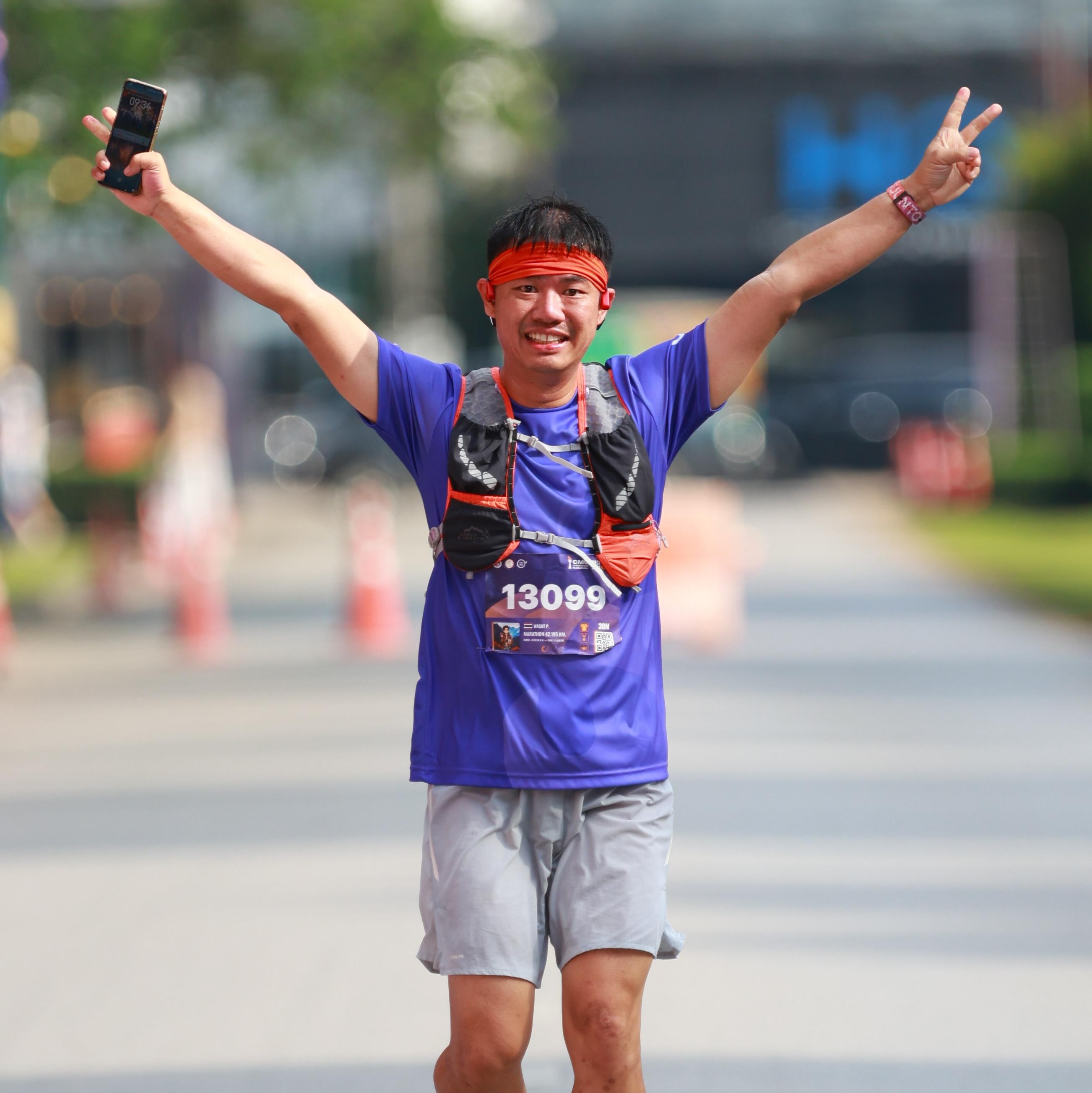 Wasut Pornpatcharapong completing his first 42-kilometre marathon at CMU Marathon 2024